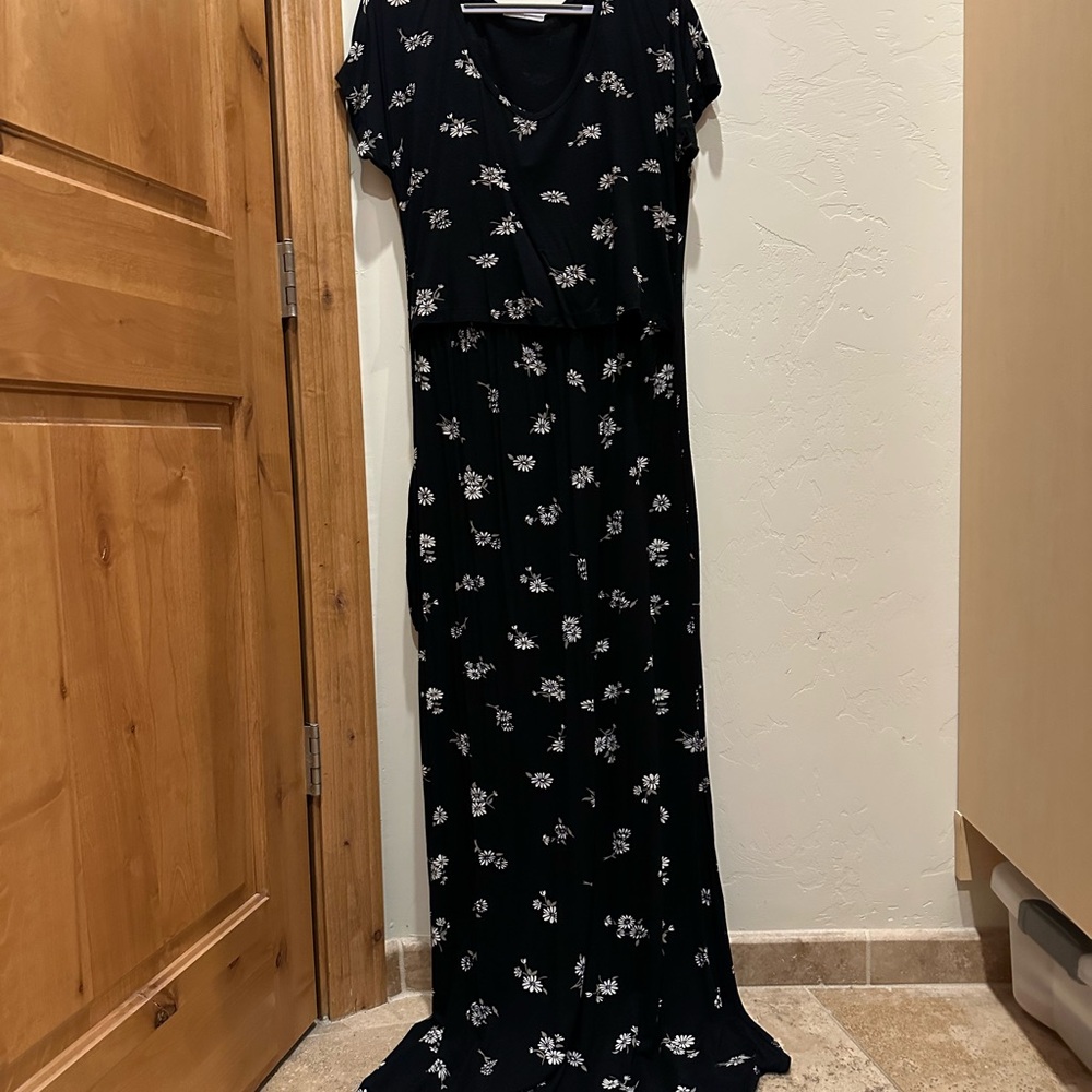 Black Floral Maxi Pregnancy and nursing Dress - Women's Elegant Everyday Dress